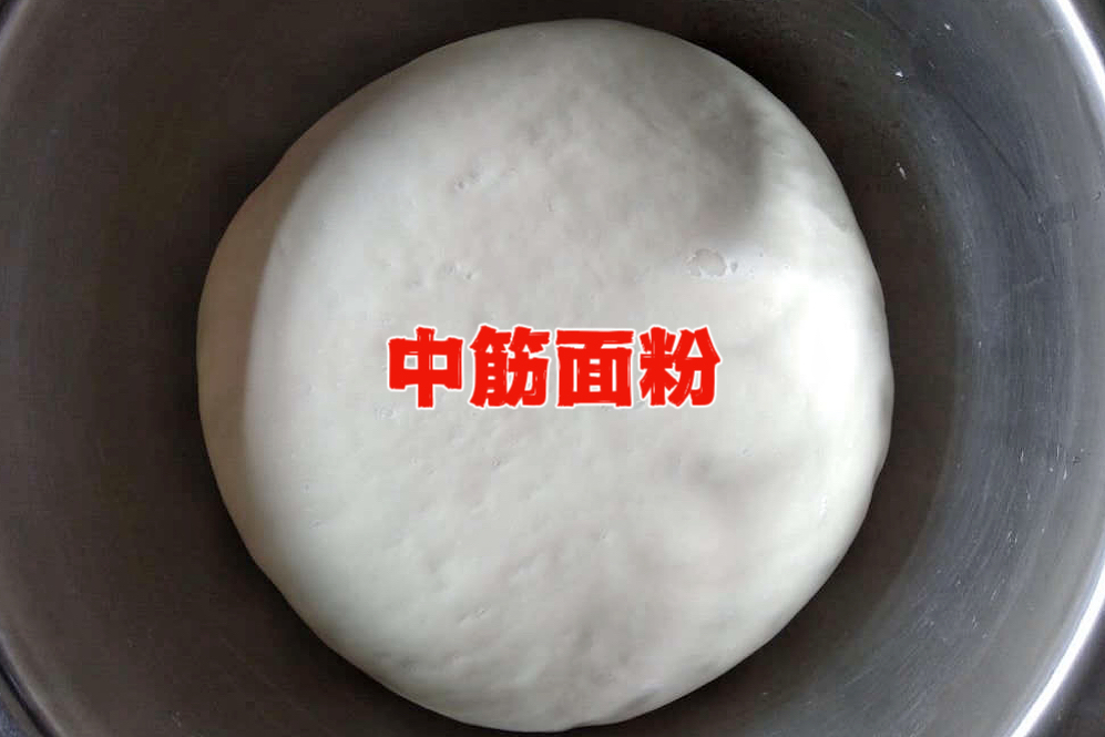 买面粉怎么区分高筋中筋低筋,超市买的面粉是高筋还是低筋