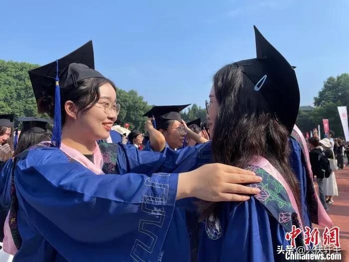 为这所大学点赞！那年那地那校，疫中的那批毕业生成为最幸福的人