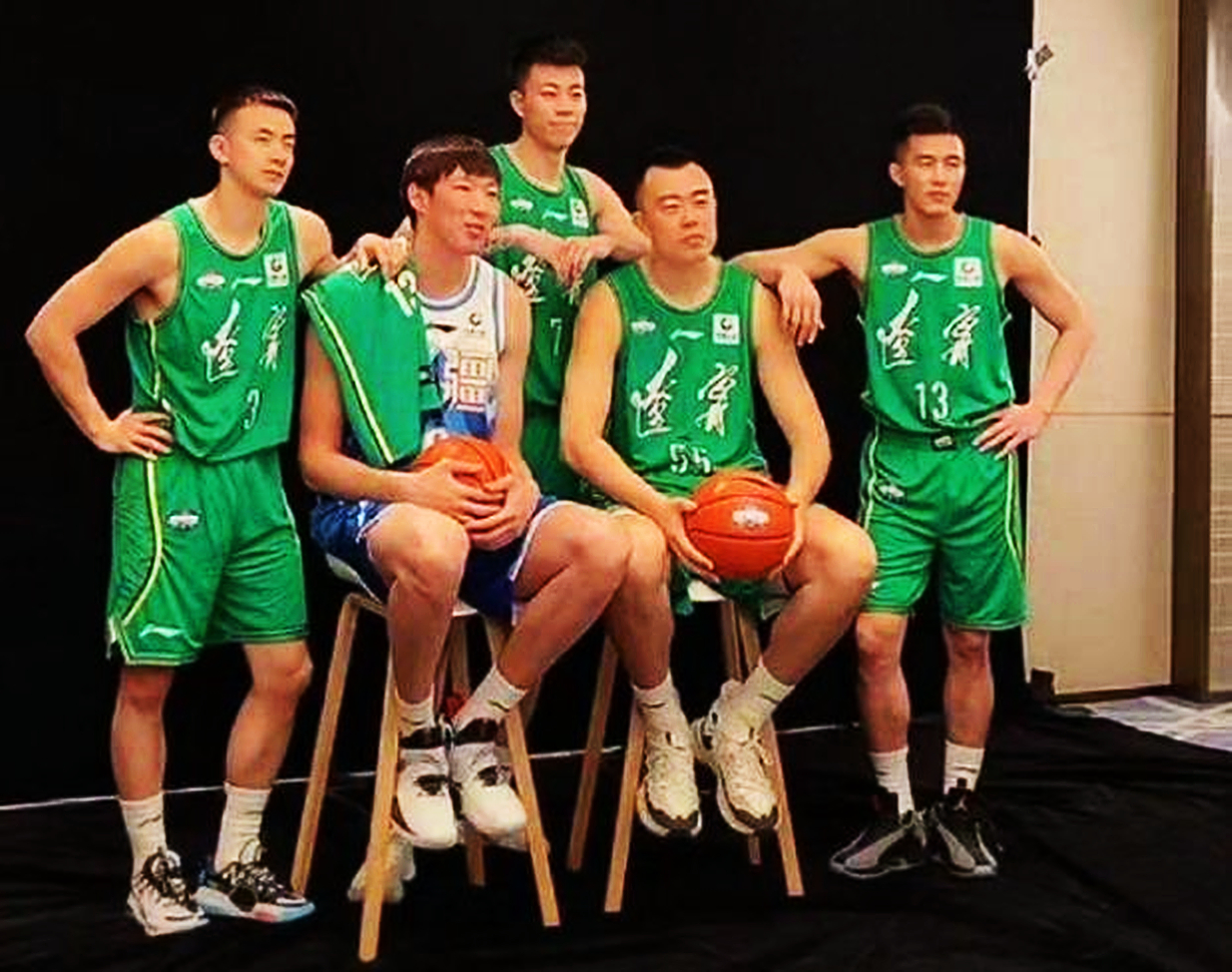 杨鸣如虎添翼,辽宁男篮杨鸣续约辽篮