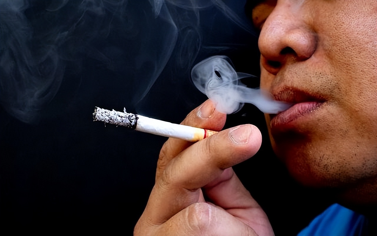 肺受伤有什么症状和危害,伤肺的四个行为应该如何解决