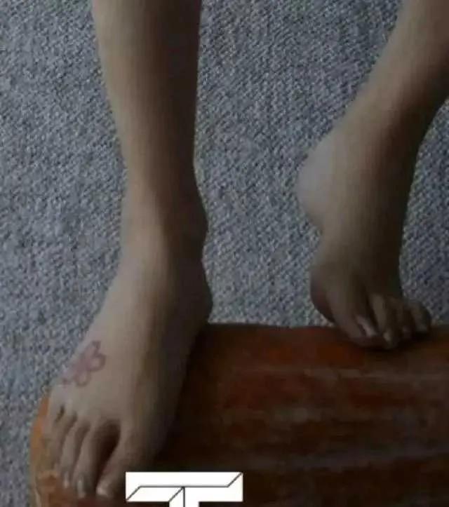 杨颖回应脚趾甲太长,杨颖做美甲