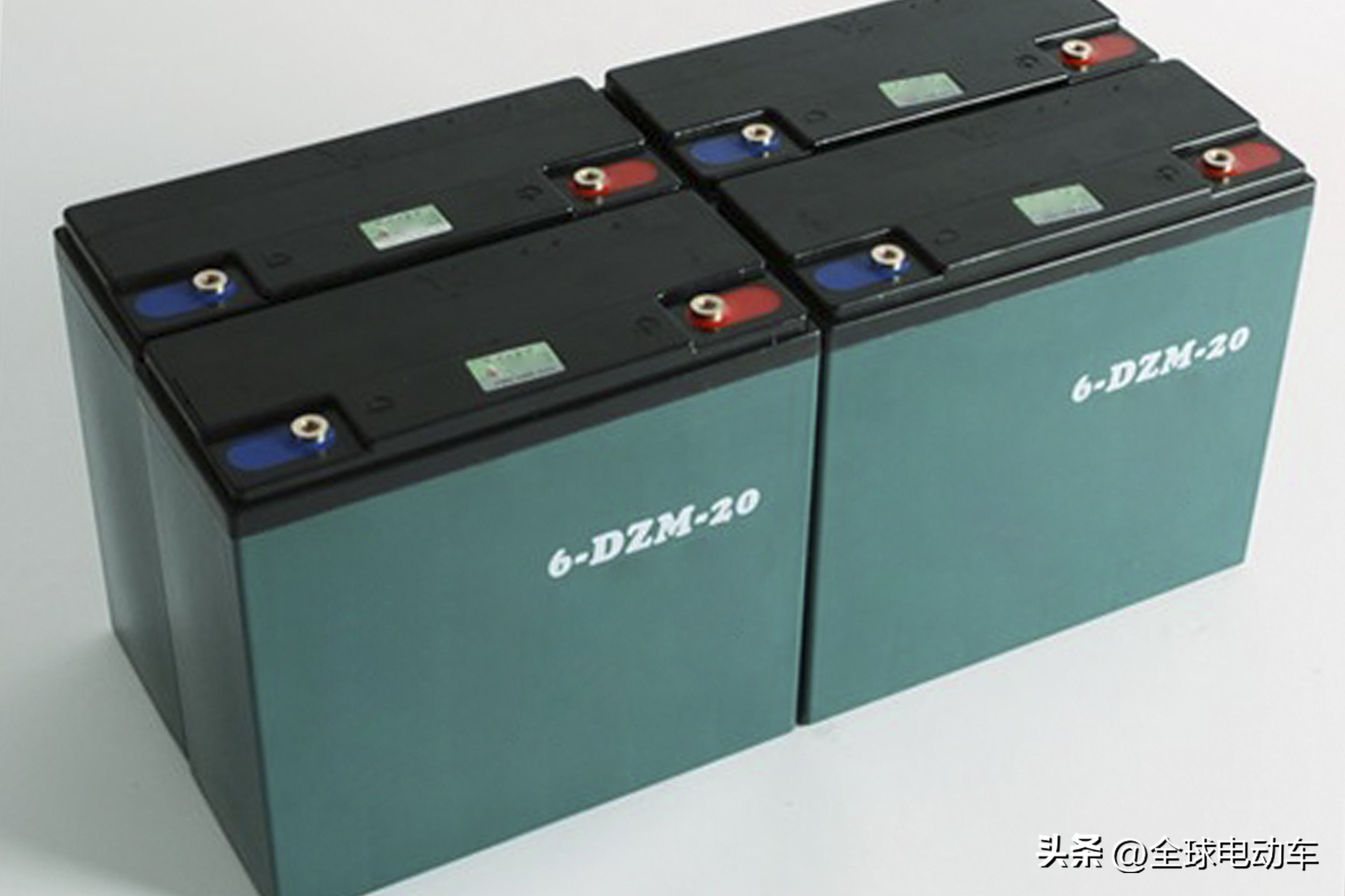 怎样辨别电动车电瓶原装还是翻新,电动车电瓶原装和翻新怎么区别