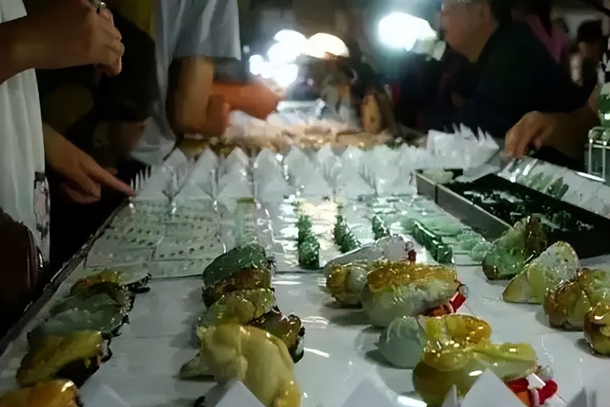 云南导游恐吓威胁游客怎么办,云南本地导游威胁恐吓游客