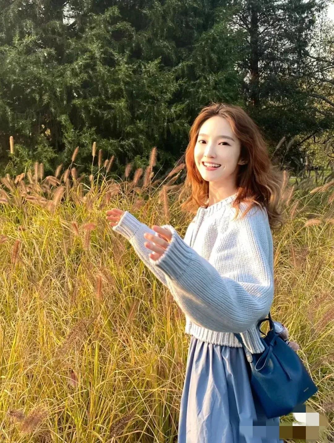 心动的信号2杨凯雯自我介绍,心动的信号2杨凯雯蓝色毛衣
