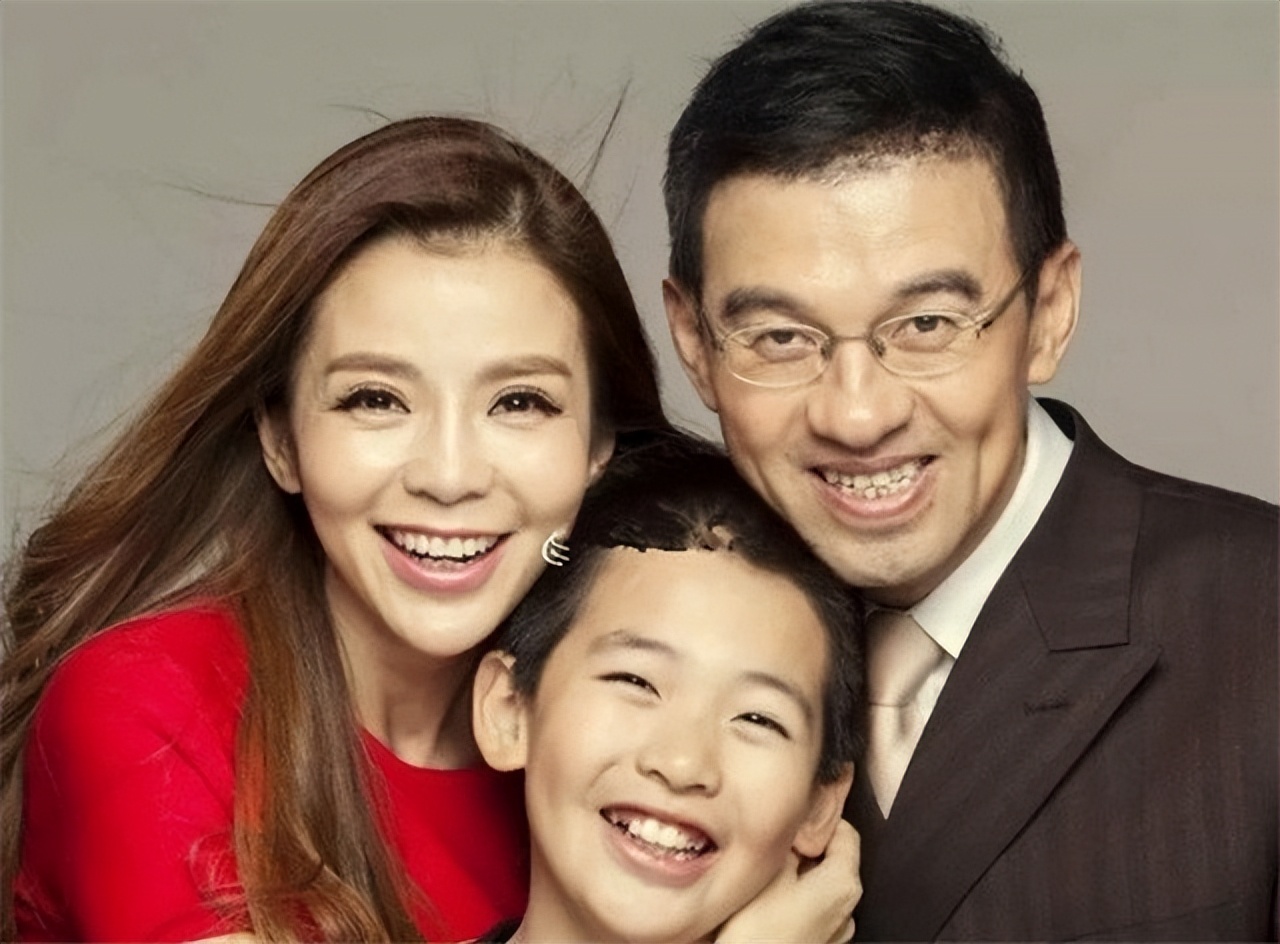 央视主持人嫁给美国富豪,央视名嘴娶五任老婆