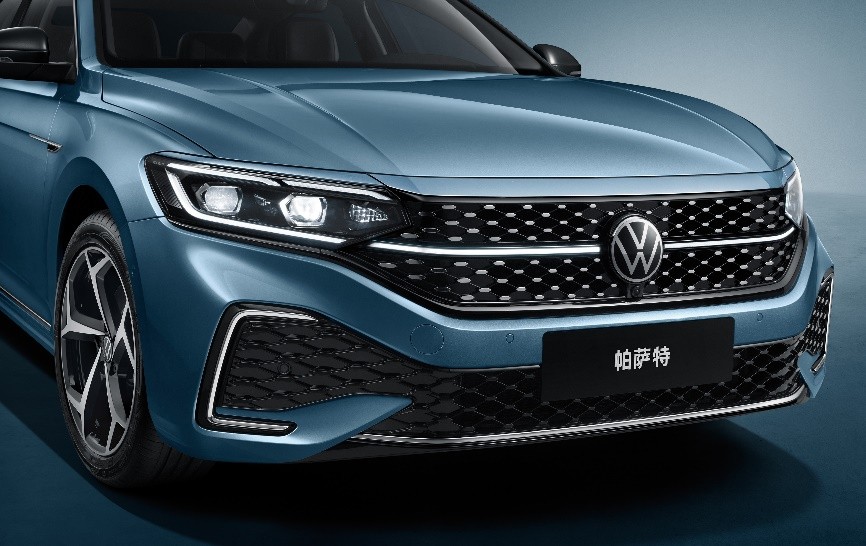 帕萨特对比雅阁实车,帕萨特对比雅阁哪个更值得买