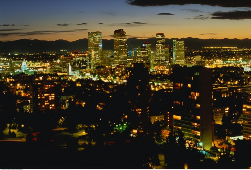 科罗拉多大学分校,丹佛斯科罗拉多大学