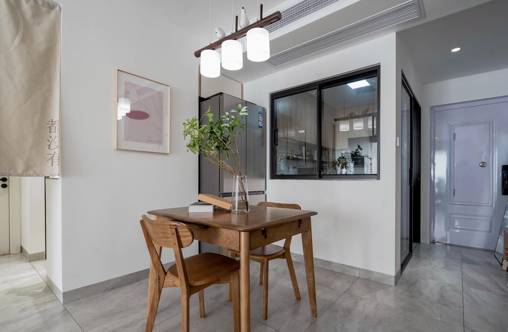 广东夫妇拒绝过度装修,年轻夫妻反对巨资买破房