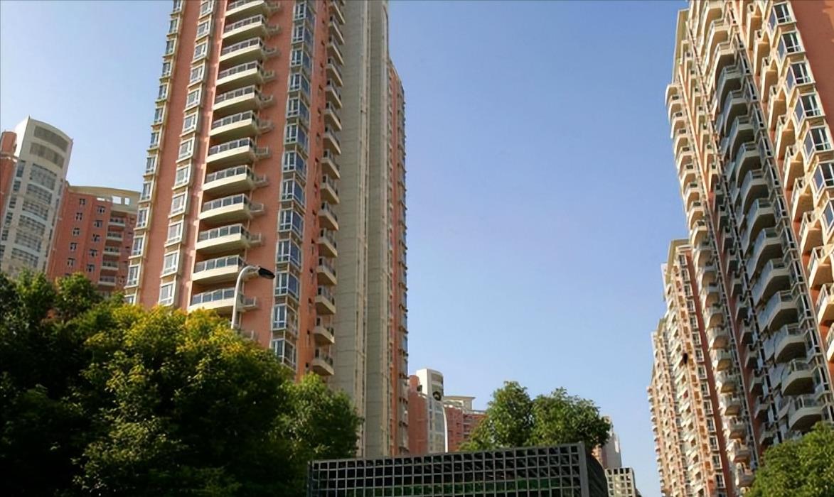 70万房贷30年每年还多少,70万房贷30年利息多少合适