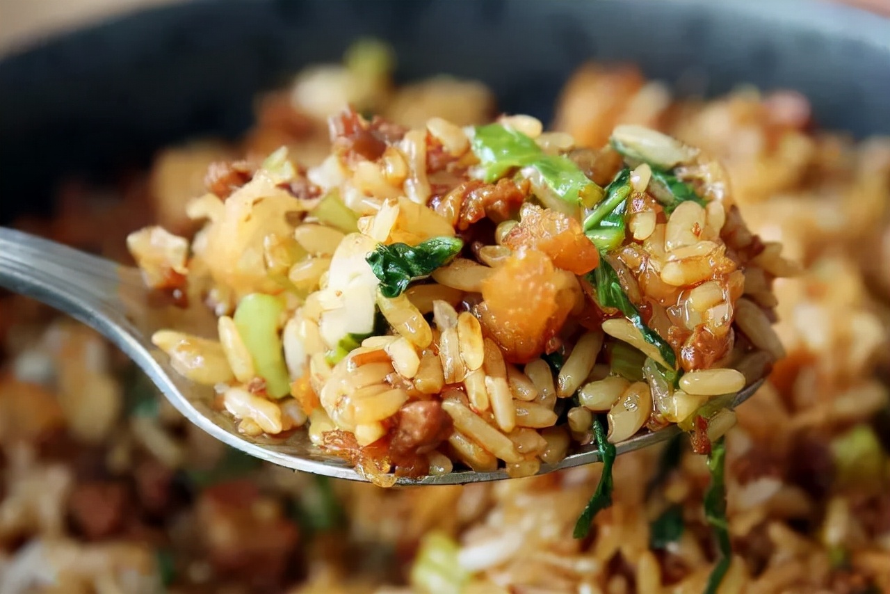 猪油可以拌米饭吃吗,猪油炒菜加米饭