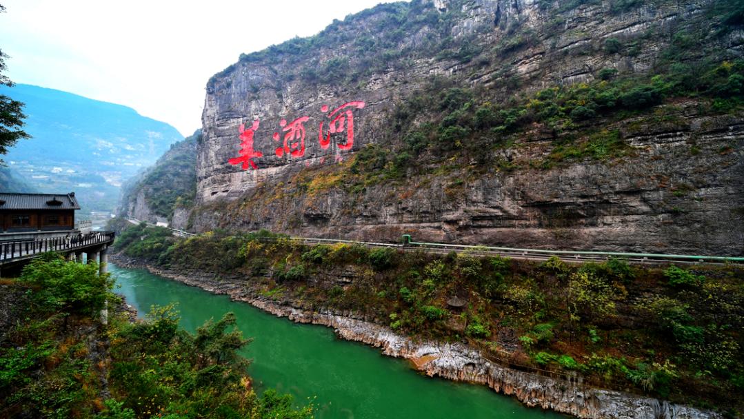你一定去过许多迷人或神奇的地方,中国境内最值得去的三个地方