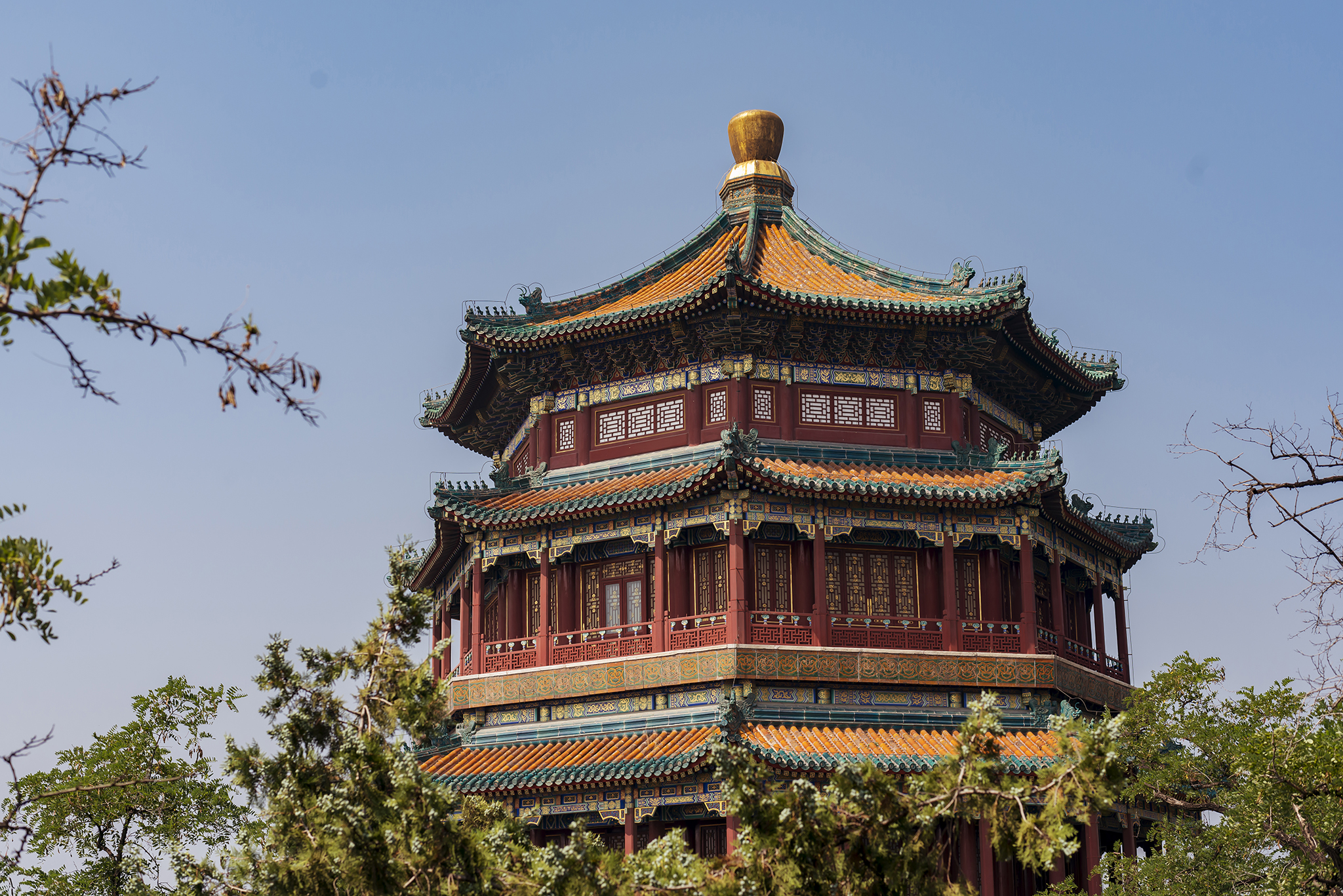 漫步北京颐和园,走颐和园长廊寓意