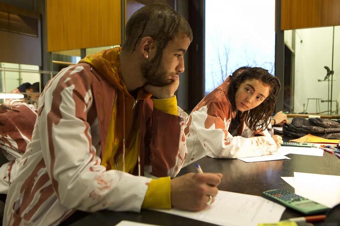 这个人吃人的世界！更是人吃人的家庭！！