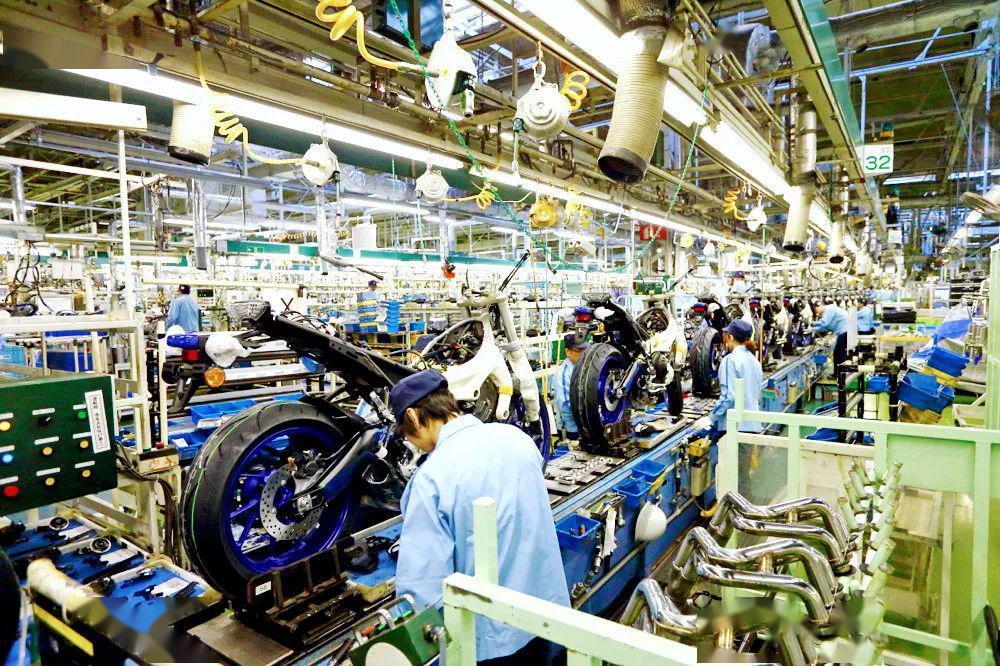 从飞车贼到救火英雄，摩托车究竟还该不该继续禁下去？