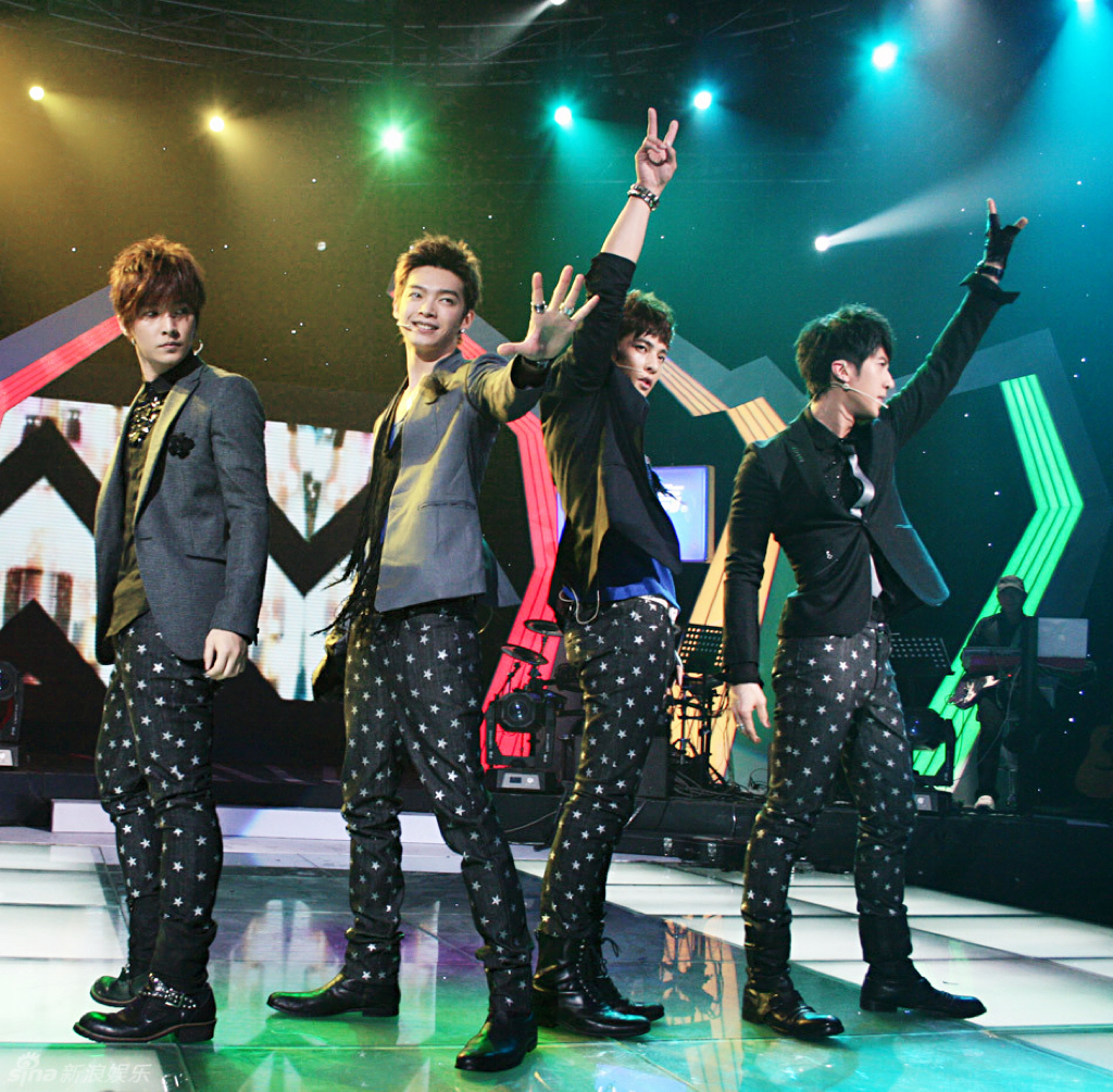 炎亚纶事件综艺评论,炎亚纶脸书发文