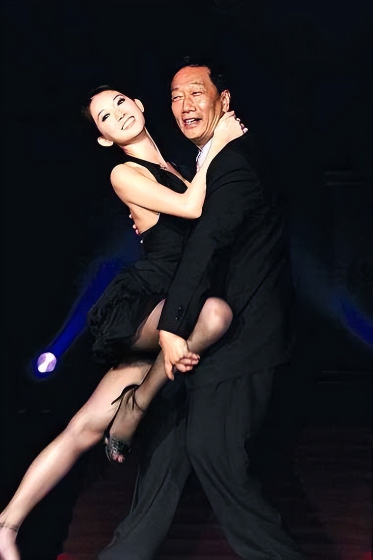 关于富士康的事,再问完整版视频