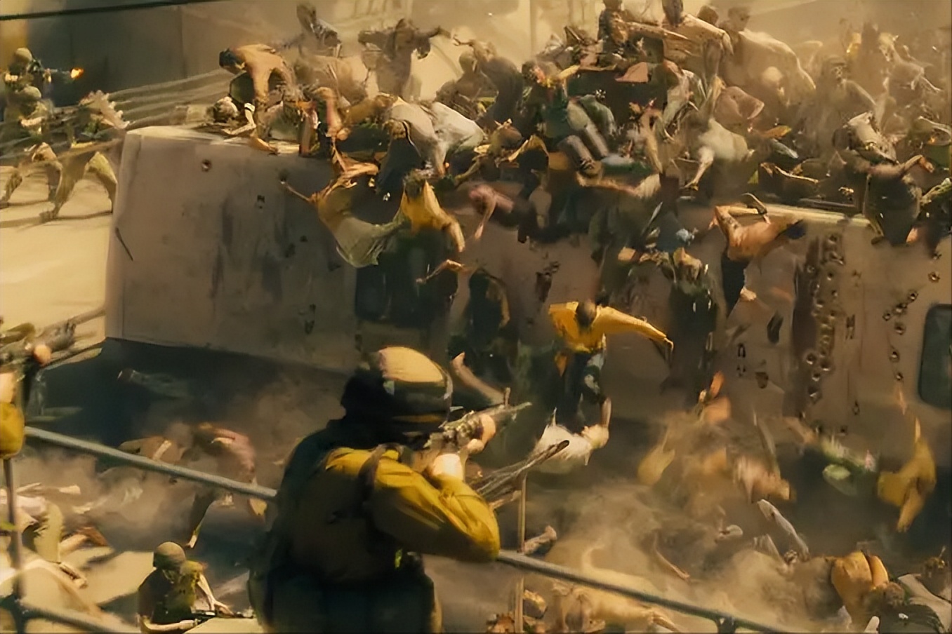 电影符码的空间词语性、再现形式的物象性，促使电影走向大众化