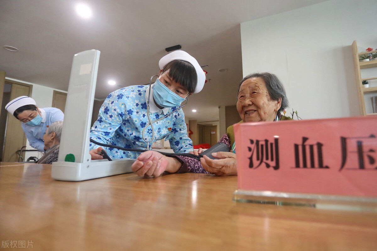 50岁女人创业哪些比较靠谱,五十岁女人创业项目怎么选比较好