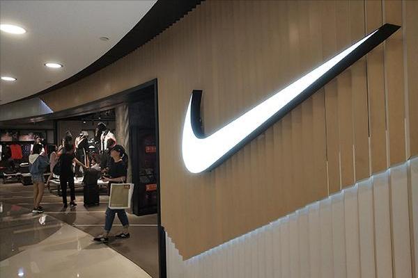 阿迪耐克市场滑落国潮崛起,阿迪耐克排行榜