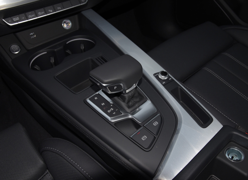 奥迪a4l体验2021,体验2018奥迪a4l45quattro