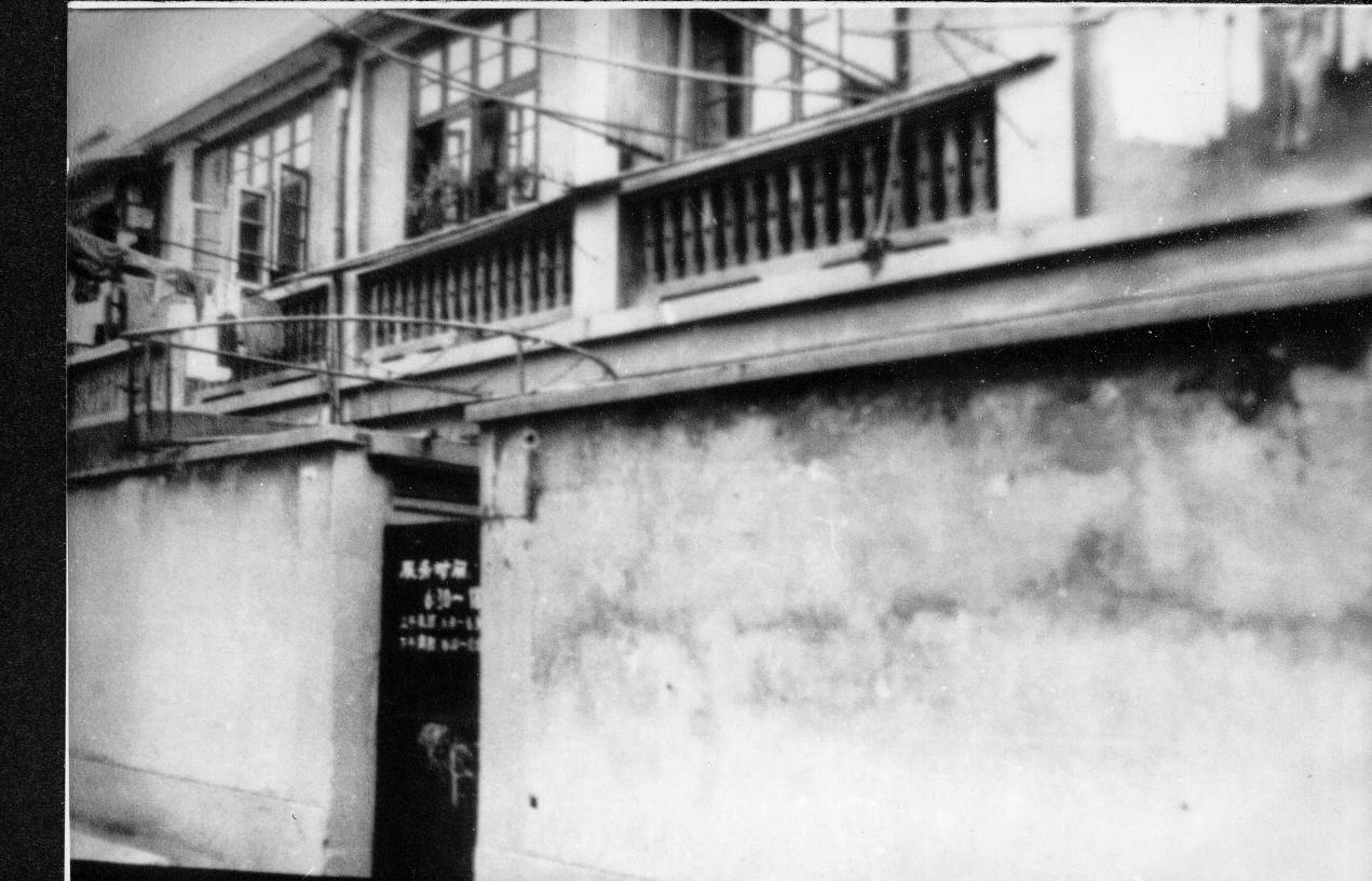 1957年，一数学老师突然被捕，公安问：你还记得被枪毙的银元犯吗