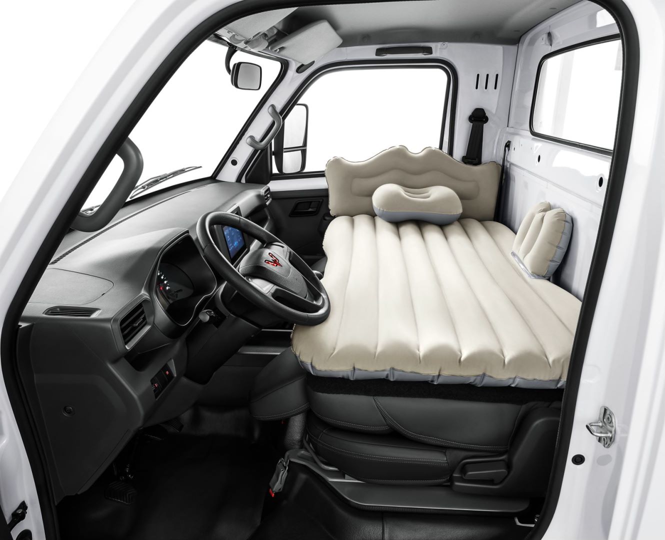 中国的“铃木carry”,车长3米8,极限荷载3.5吨,座椅可全平放倒