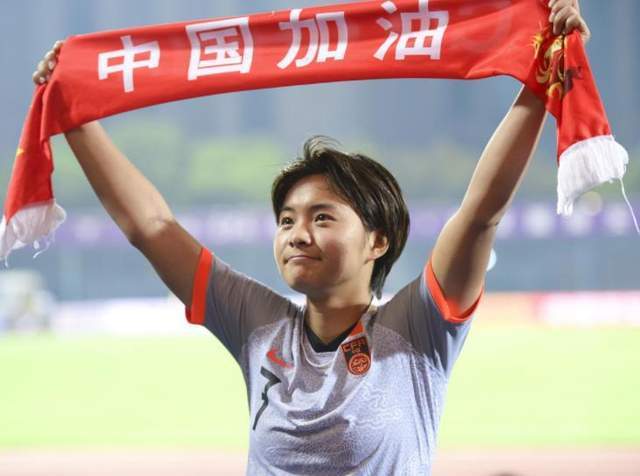 风雨彩虹铿锵玫瑰作文700字,风雨彩虹铿锵玫瑰观后感