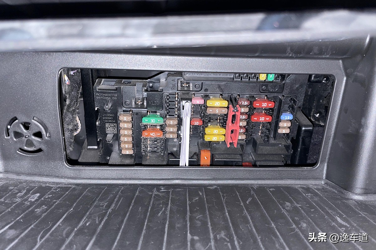 宝马2系旅行车你见过吗？跑了不到5万公里，八万块值吗？