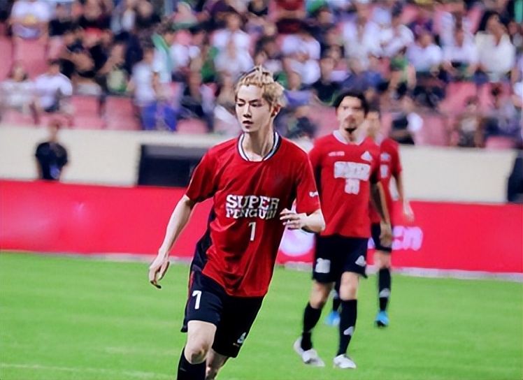 鹿晗和c罗的视频,鹿晗c罗比赛视频