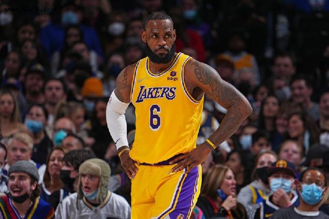 湖人辟谣,2020西决湖人对掘金第五场老詹