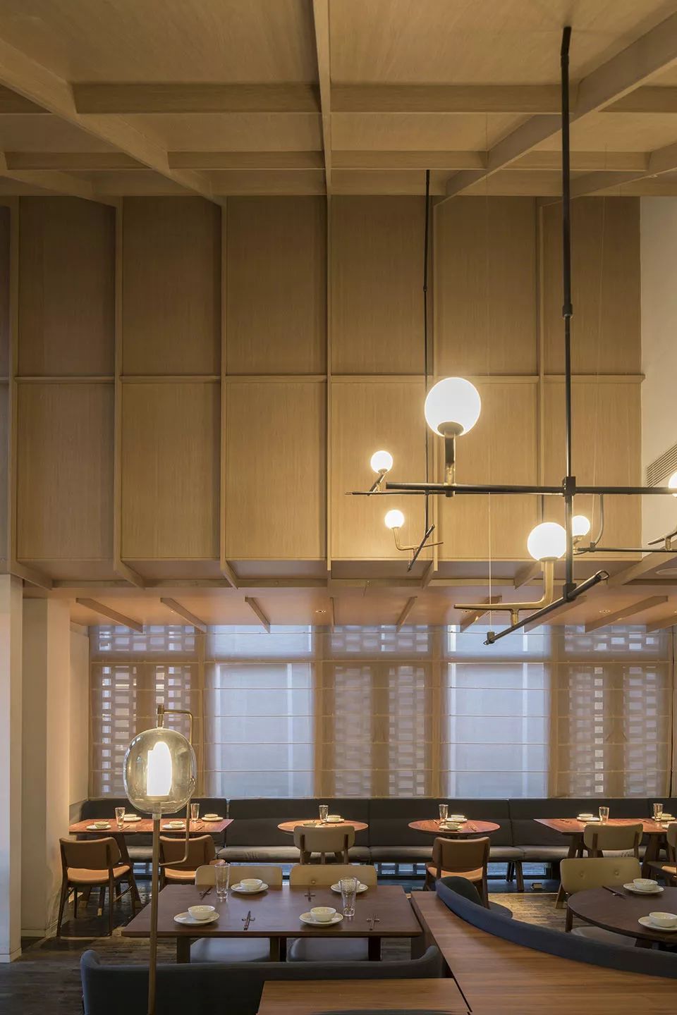 新中式餐厅饭店装修设计,大型餐厅装修设计案例欣赏