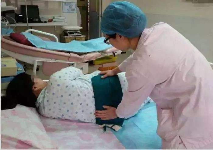 孕晚期宝宝头朝下难受,胎宝宝头朝下孕妈难受