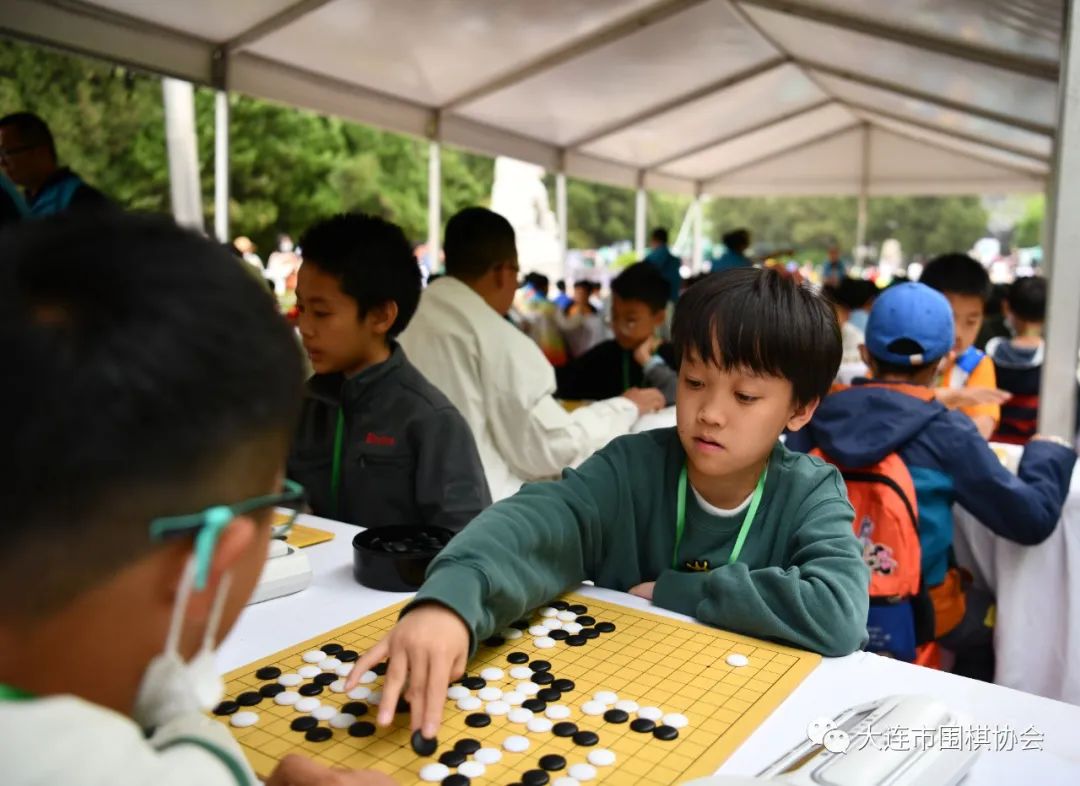 槐香四溢沁入八荒,槐香四溢