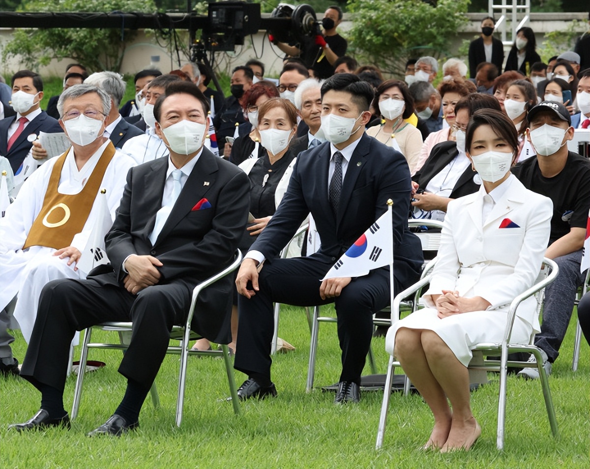 韩国第一夫人戴首饰,韩国第一夫人有多高