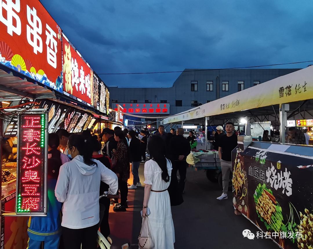 小摊点赚钱吗,小摊位大民生夜经济释放城市活力