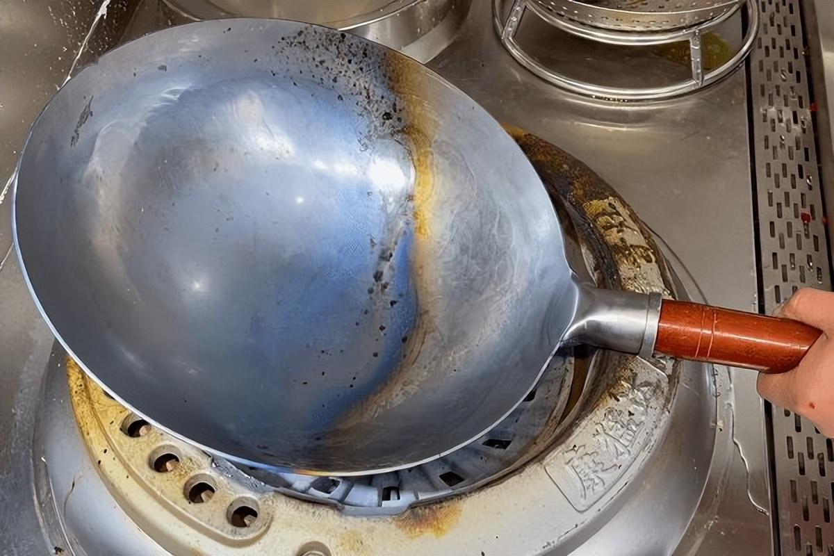 什么锅好用十大名牌铁锅,哪个牌子的生铁铁锅好