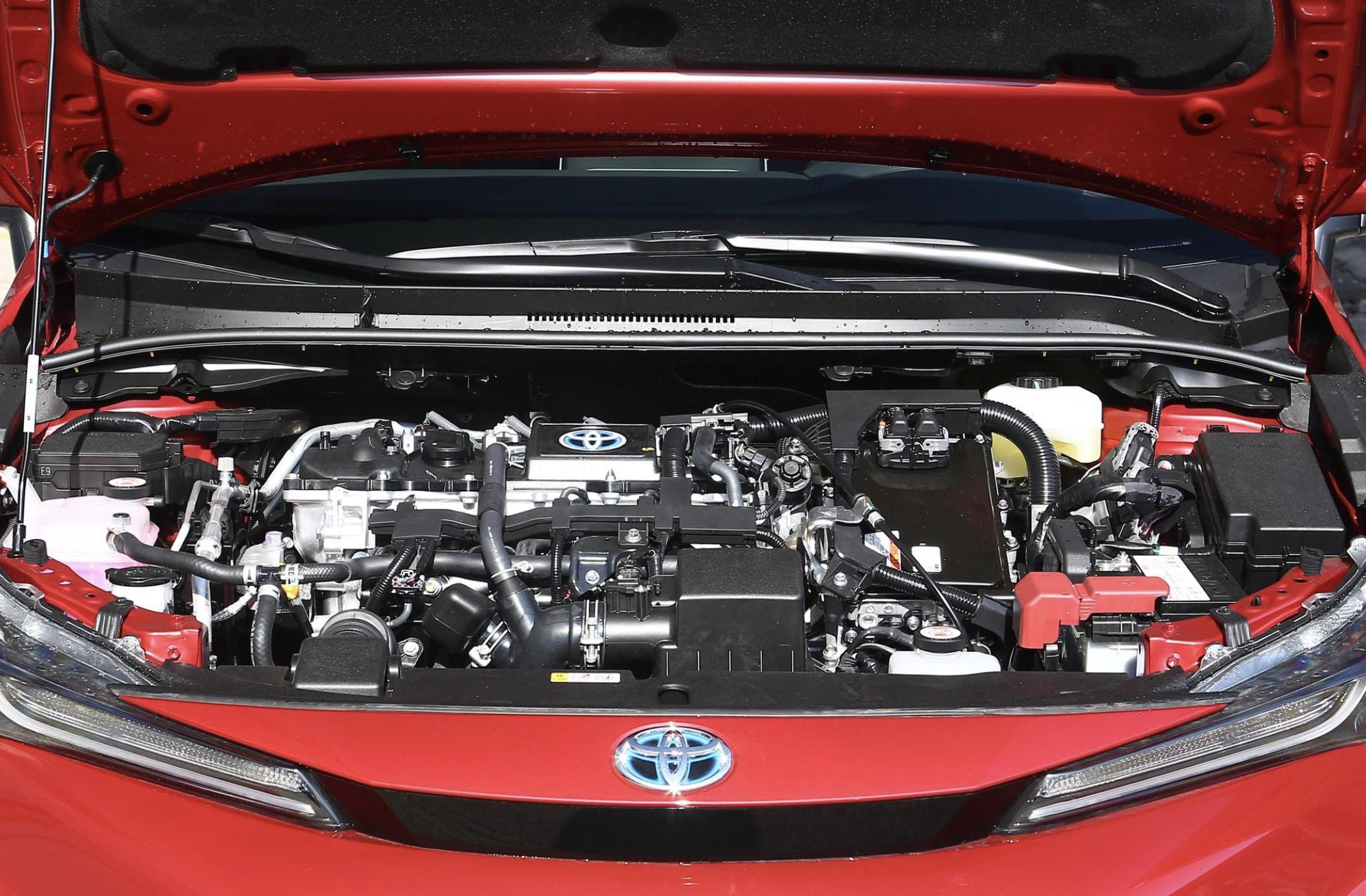 家用买丰田雷凌好还是大众速腾好,速腾1.2t跟雷凌1.2t哪个值得买