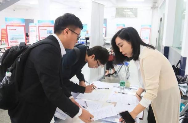 人大武大毕业生进厂,人大武大毕业捐香烟