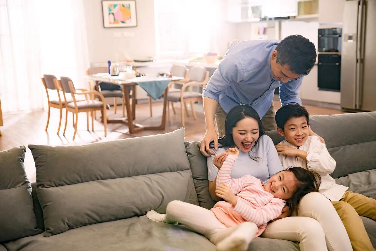 3岁孩子总是不听话跟大人对着干,3岁的孩子不听话妈妈能打吗