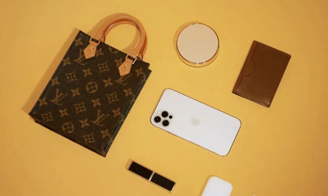 实用大牌包包大容量推荐平价,大容量有质感包包推荐