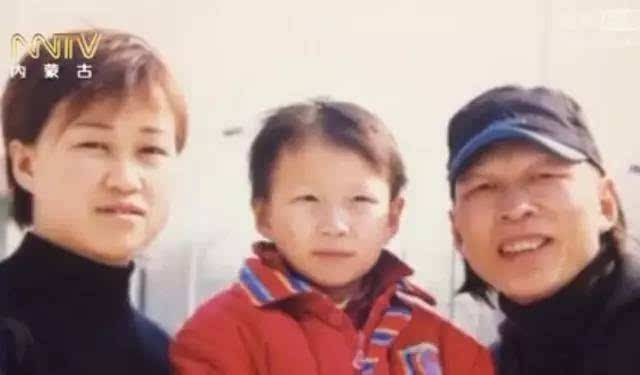 五位长得丑却娶了白天鹅的男星,5位长得丑却娶了白天鹅的男星