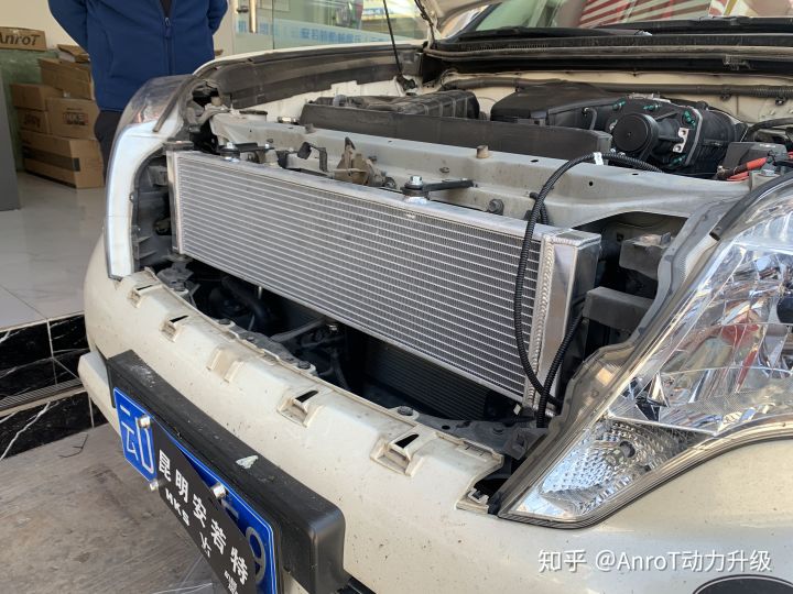 丰田普拉多2700到底肉不肉,丰田普拉多2700价格油耗