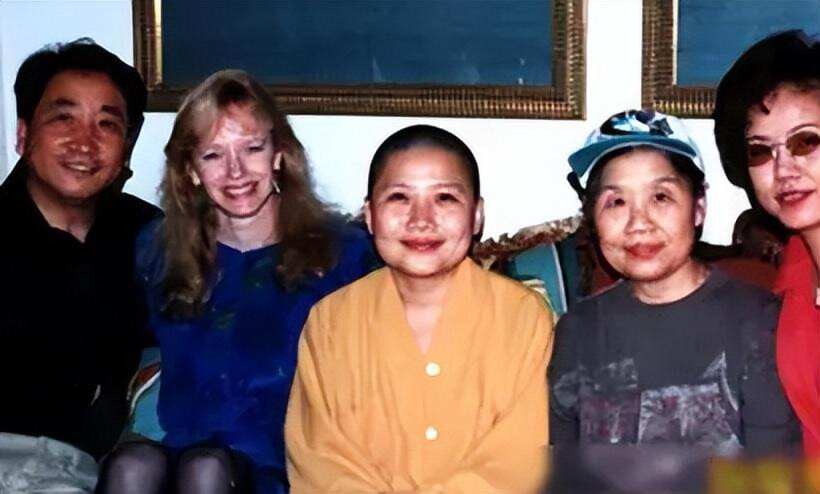 歌手李娜出家后的生活,歌手李娜出家的生活