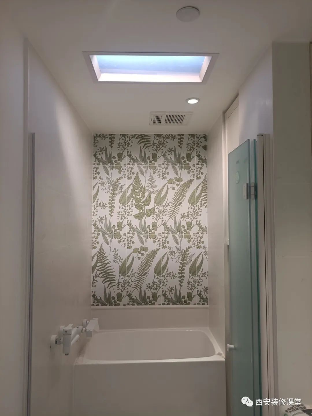 卫生间采光不好做法,中间户卫生间潮湿怎么解决