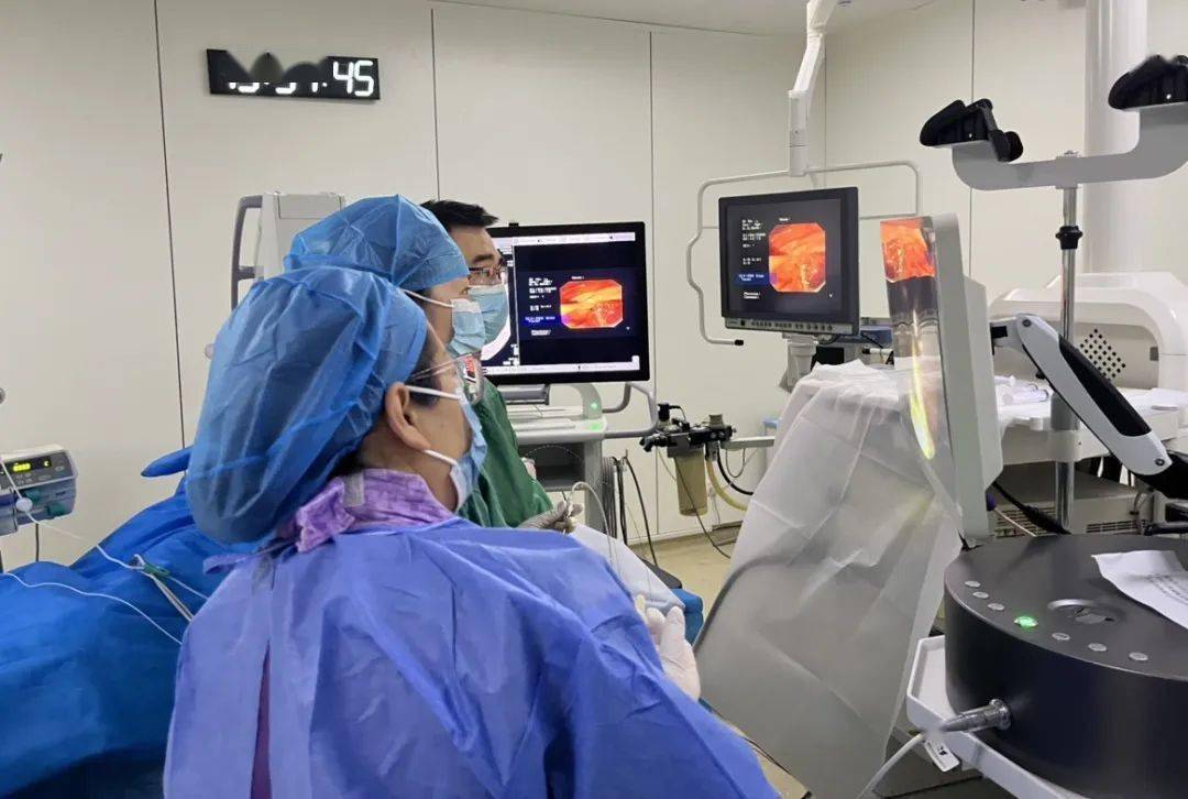 腹腔镜下胆总管切开取石治疗,充填型胆囊结石用腹腔镜怎样切除