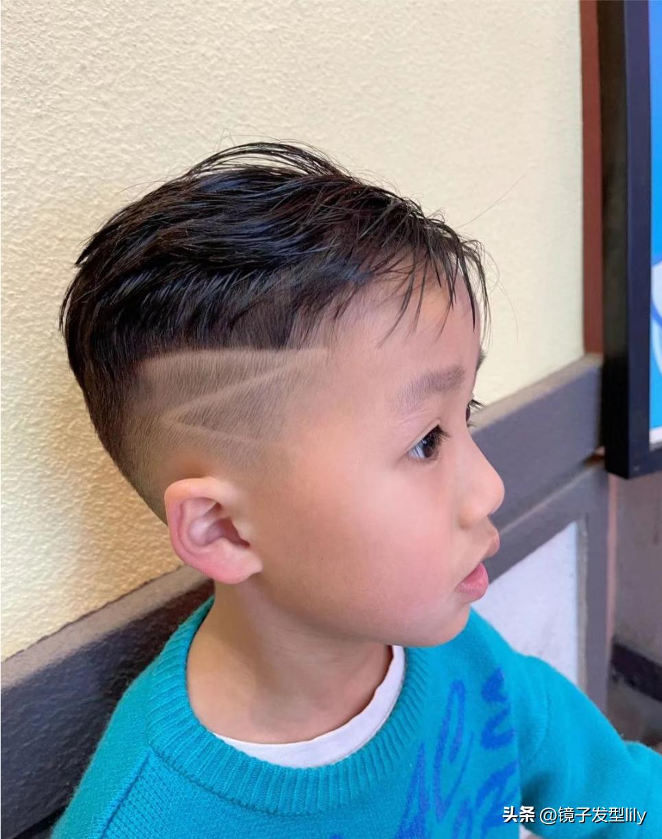 好看的发型小男孩又简单又帅,最帅气的小男孩发型19款