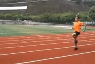 短跑100米动作训练,100米短跑的技巧的起跑动作