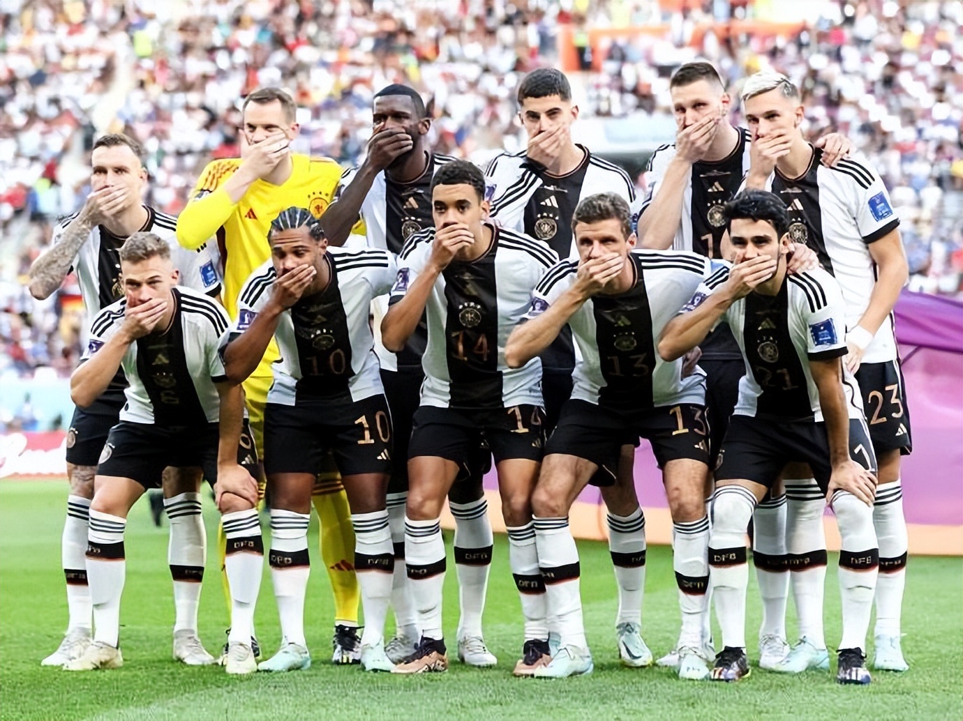 日本2-1击败德国队赛后采访德国,日本队赢了德国队还有希望出线吗