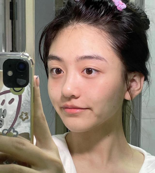 连续三天不洗脸起皮,连续3天不洗脸会怎么样