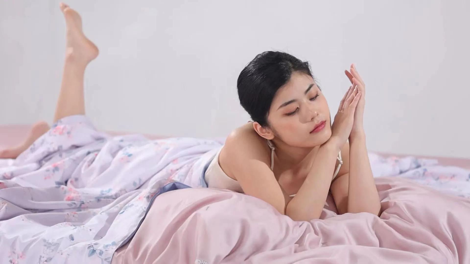 过敏蚕丝被,蚕丝被过敏长红疙瘩很痒